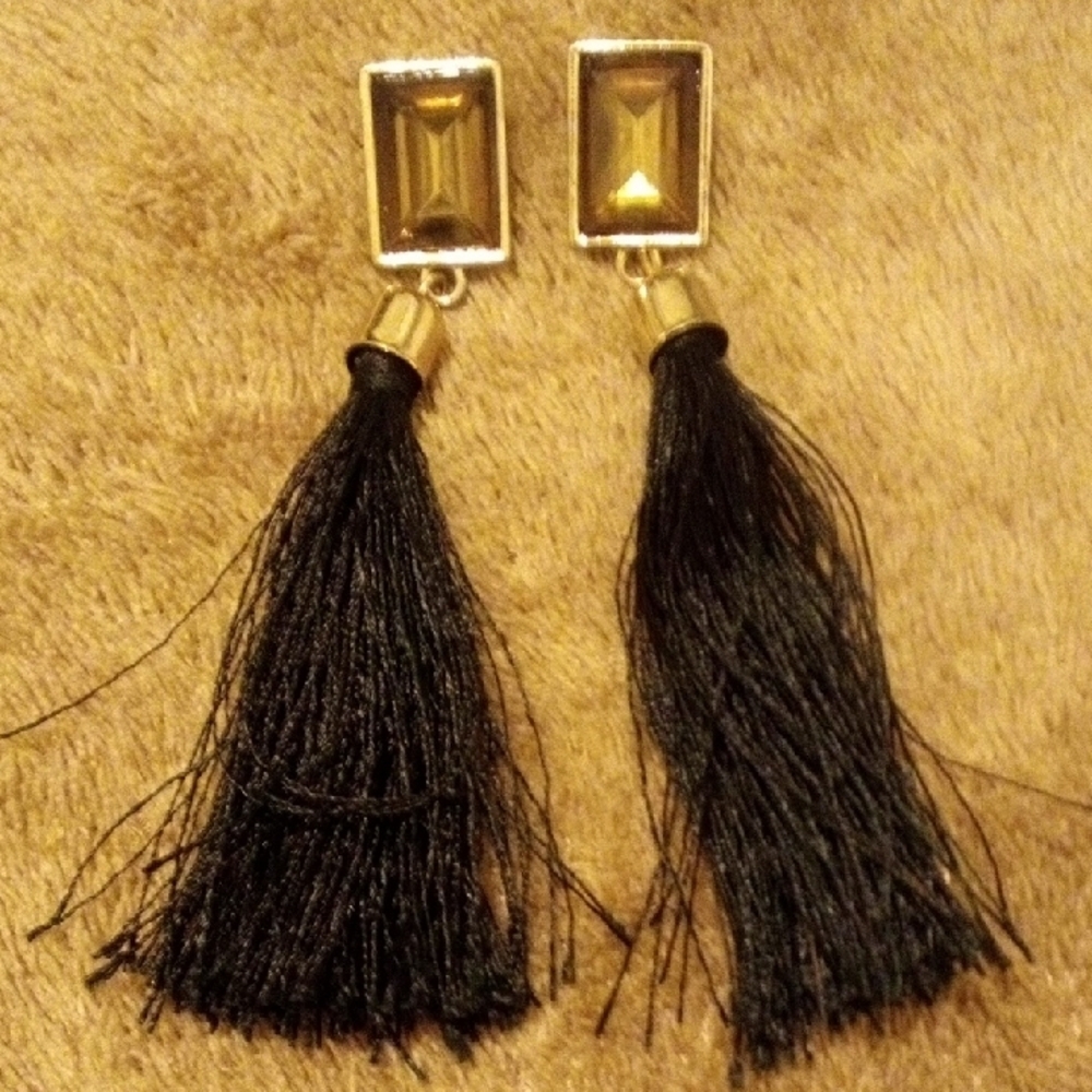 Chic Black and Gold Tassel Earrings - Picture 2 of 5